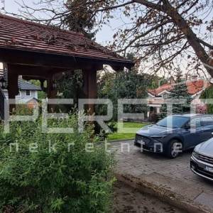 Kuća uz šumu, 3 min od centra – mir koji se rijetko nalazi