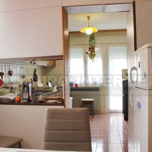 Kuća Zagreb, G. Vrapče, 298 m², 2 etaže kao 2 stana, 3 et. nedovršena