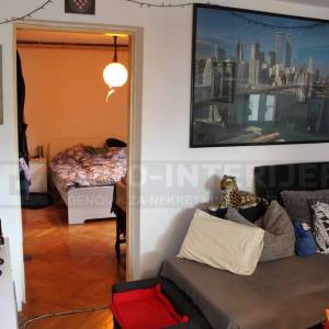 Kuća Zagreb, G. Vrapče, 298 m², 2 etaže kao 2 stana, 3 et. nedovršena