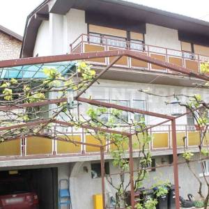Kuća Zagreb, G. Vrapče, 298 m², 2 etaže kao 2 stana, 3 et. nedovršena