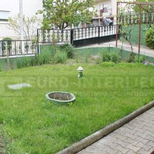 Kuća Zagreb, G. Vrapče, 298 m², 2 etaže kao 2 stana, 3 et. nedovršena