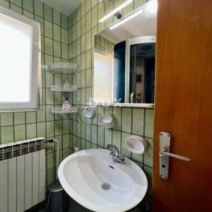Kvarner, Kraljevica - kuća sa 2 stana i pogledom na more