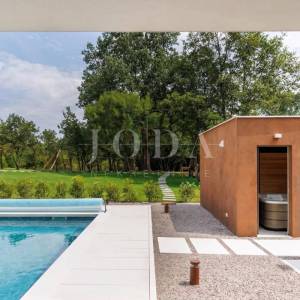 Labin, okolica, impozantna Villa s grijanim bazenom
