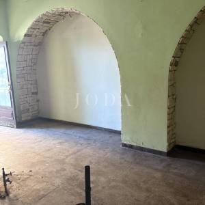 Labin, poslovni prostor u prizemlju na atraktivnoj lokaciji