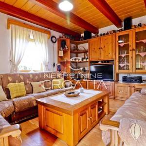 Ladanjska vila sa bazenom! MOGUĆA ZAMJENA!!!