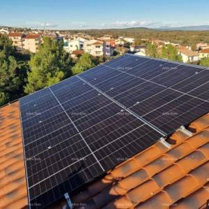 LIŽNJAN – KUĆA ZA ODMOR S BAZENOM, SOLARNIM PANELIMA I POGLEDOM NA MORE