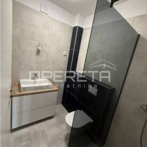 Luksuzni dvoetažni penthouse u Velikoj Gorici – privatni ulaz liftom u dnevni bo
