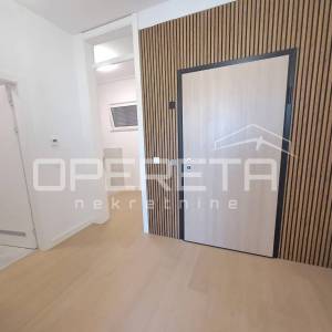 Luksuzni dvoetažni penthouse u Velikoj Gorici – privatni ulaz liftom u dnevni bo
