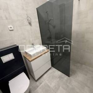 Luksuzni dvoetažni penthouse u Velikoj Gorici – privatni ulaz liftom u dnevni bo
