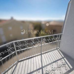 Malinska, prodaja, apartman na drugom katu s pogledom na more! 