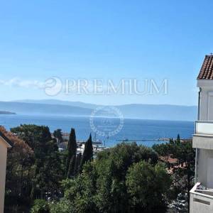 Malinska, prodaja, apartman na drugom katu s pogledom na more! 