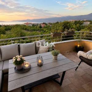 Marinići, trosoban stan, 105 m, balkon, pogled na more