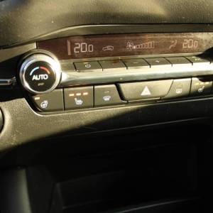 Mazda 3 2.0 AUTOMATIK *LED, NAVIGACIJA, KAMERA*