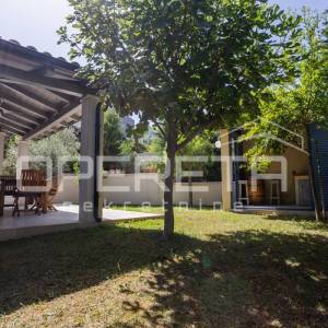 Murter- elegantna mediteranska Vila s bazenom i pogledom na more, 148m2 