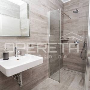 Murter- elegantna mediteranska Vila s bazenom i pogledom na more, 148m2 