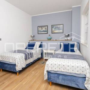 Murter- elegantna mediteranska Vila s bazenom i pogledom na more, 148m2 