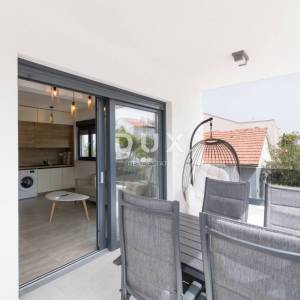Murter, namješten dvosoban stan, 50 m²