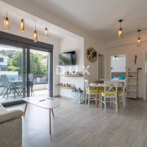 Murter, namješten dvosoban stan, 50 m²