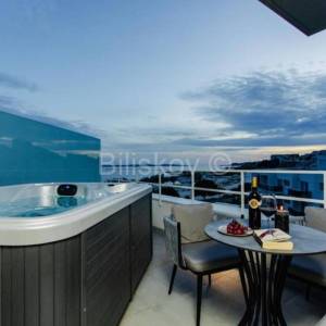 Najam do sezone, Žnjan Split luksuzan stan jacuzzi