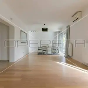 NAJAM KUĆA SREBRNJAK, garaža, 2 parkirna mjesta i velika terasa
