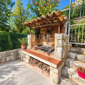 Njivice, apartman blizu mora, 100 m od plaže!
