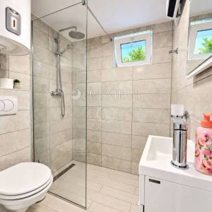 Njivice, apartman blizu mora, 100 m od plaže!