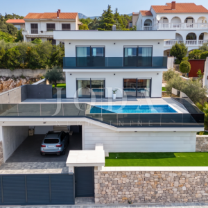 Novi Vinodolski moderna novogradnja blizu plaže i centra grada