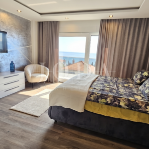 Novi Vinodolski moderna novogradnja blizu plaže i centra grada