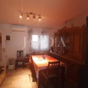 NOVI VINODOLSKI, novouređena kuća u centru grada