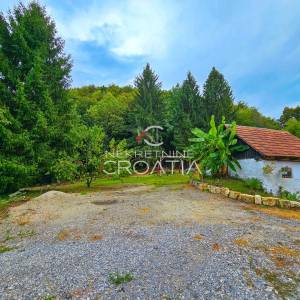 Novouređena kuća i 28.398 m2 zemljišta!