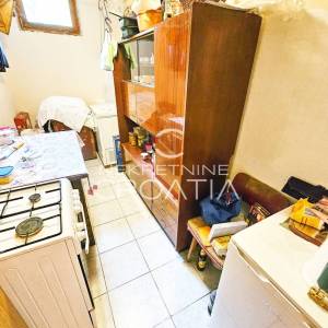 Novouređena kuća i 28.398 m2 zemljišta!