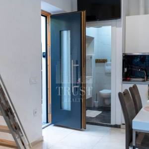 OPATIJA, CENTAR - 2 apartmana za prodaju