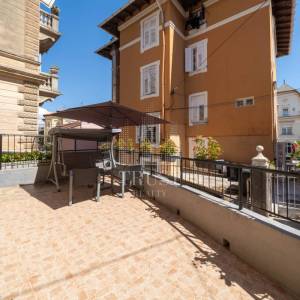 OPATIJA, CENTAR - 2 apartmana za prodaju