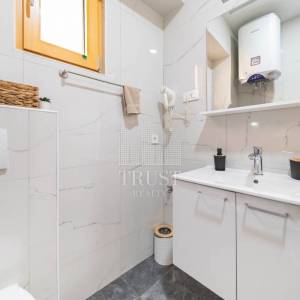 OPATIJA, CENTAR - 2 apartmana za prodaju