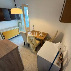 Opatija, centar, dvosobni stan, 74 m2, 2 balkona, pogled