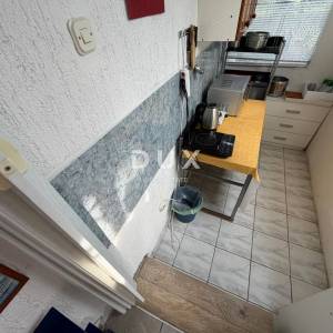 Opatija, centar, stan 240 m2 s pogledom na more + 6 parkirnih mjesta