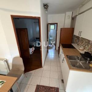 Opatija, centar, stan 240 m2 s pogledom na more + 6 parkirnih mjesta
