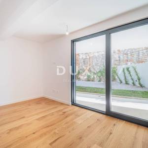 Opatija, centar, četverosobni stan, 172,31 m2, vrtna terasa