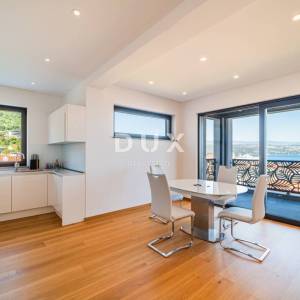 Opatija, centar, trosobni stan, 127m2, novogradnja
