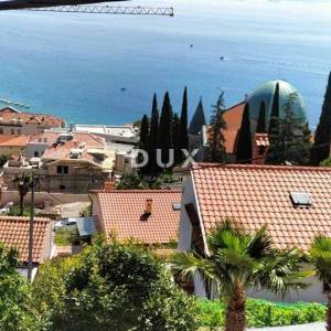 OPATIJA- stan 78,82m2 s predivnim pogledom. 2 parking mjesta, okućnica140m2