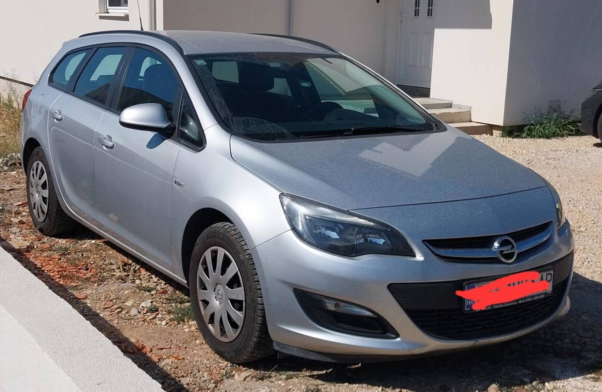 OPEL ASTRA J SPORT TOURER 2015.godina