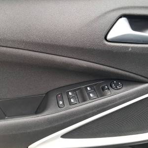 Opel Crossland X DESIGN & TECH 12XHT