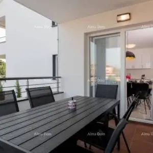 PEROJ – LIJEPO UREĐEN APARTMAN SA ZAJEDNIČKIM BAZENOM