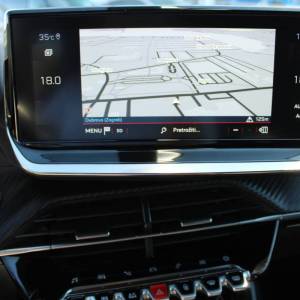 Peugeot 2008 1.2 Puretech GT Line *LED, NAVIGACIJA, KAMERA*