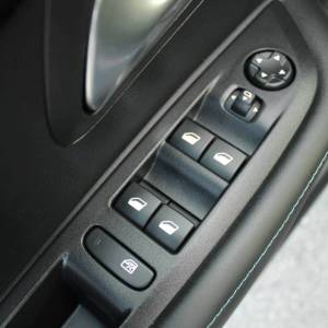 Peugeot 208 1.2 Puretech AUTOMATIK Allure *LED,NAVIGACIJA,KAMERA*