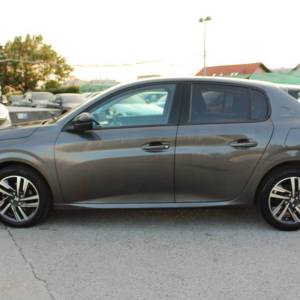 Peugeot 208 1.2 Puretech AUTOMATIK Allure *LED,NAVIGACIJA,KAMERA*