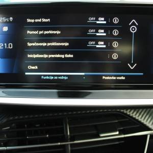 Peugeot 208 1.2 Puretech AUTOMATIK Allure *LED,NAVIGACIJA,KAMERA*