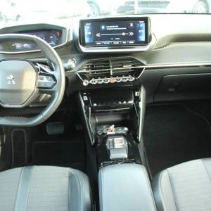 Peugeot 208 1.2 Puretech AUTOMATIK Allure *LED,NAVIGACIJA,KAMERA*