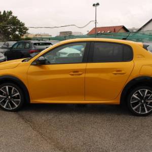 Peugeot 208 1.2 Puretech GT Line *LED,NAVIGACIJA,KAMERA*