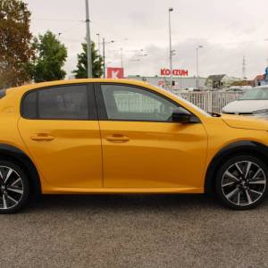Peugeot 208 1.2 Puretech GT Line *LED,NAVIGACIJA,KAMERA*